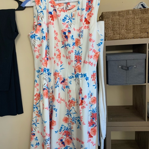 Professional women's clothes, designer shoes - Picture 6 of 15